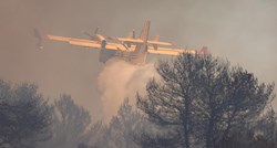 Požar kod Drniša gase 38 vatrogasaca i dva kanadera