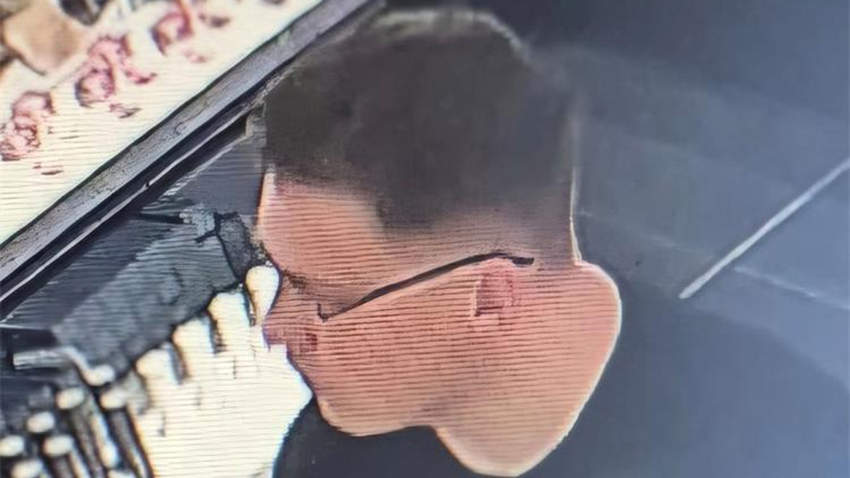 Policija traži ovog čovjeka zbog krađe više parfema