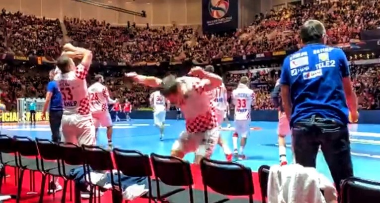 VIDEO Emotivna reakcija hrvatske klupe nakon ključnog gola Duvnjaka iz sedmerca
