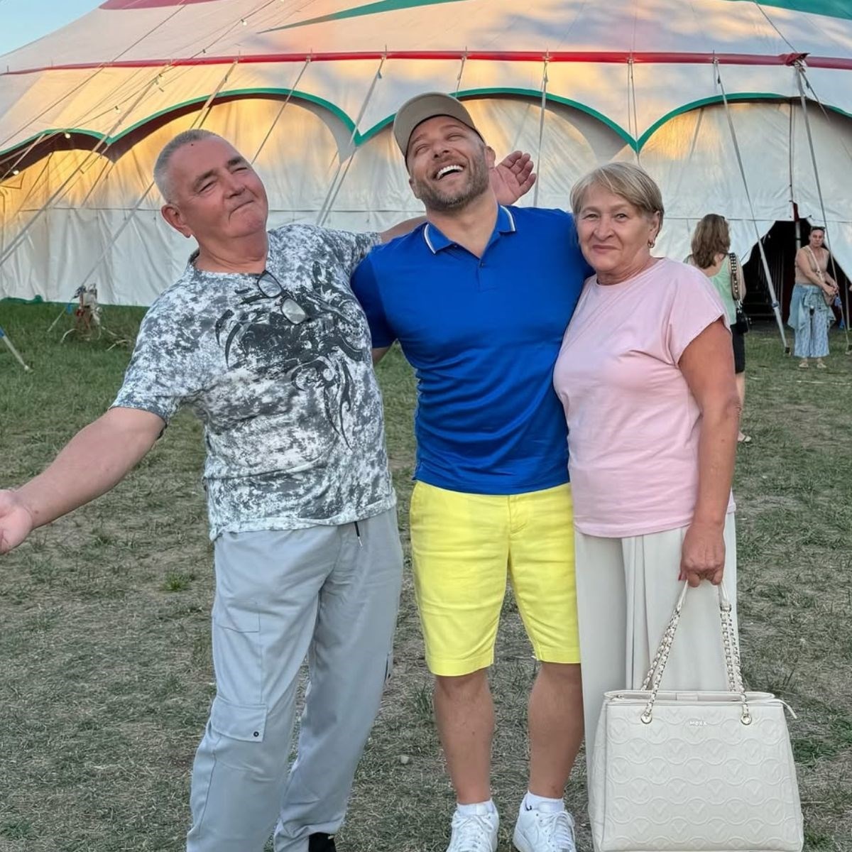 Mario Roth odveo roditelje u cirkus: "Nekad su oni mene vodili, sad ja njih"