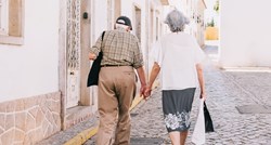 Stariji par pobjegao iz doma zahvaljujući vještini koju je suprug naučio u vojsci