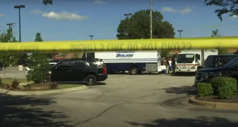 Napadač pucao u trgovini u SAD-u: Ubijena jedna osoba, 12 ranjenih