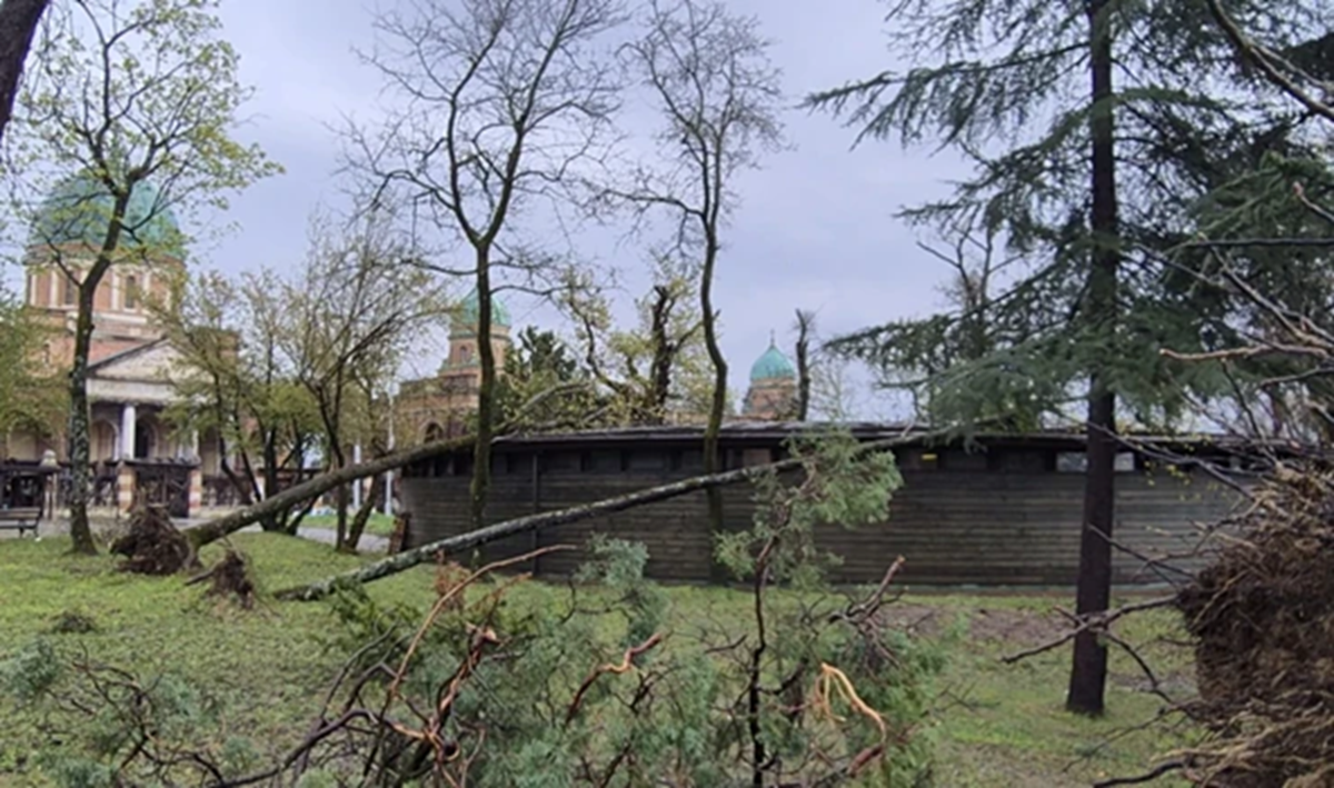 VIDEO Olujni vjetar poharao Mirogoj