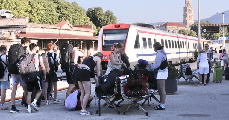 VIDEO Partijaneri stigli u Split vlakom iz Vukovara i Zagreba