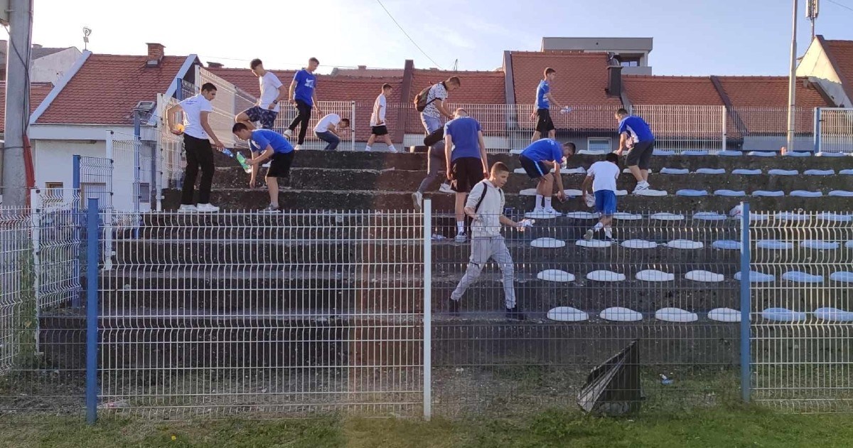 Mladi navijači kluba iz BiH oduševili potezom nakon utakmice. Počistili su tribinu