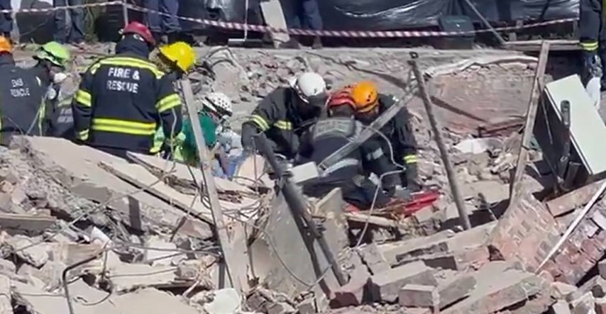 VIDEO Čovjeka u JAR-u spasili iz ruševina zgrade nakon pet dana. "Ovo je čudo"