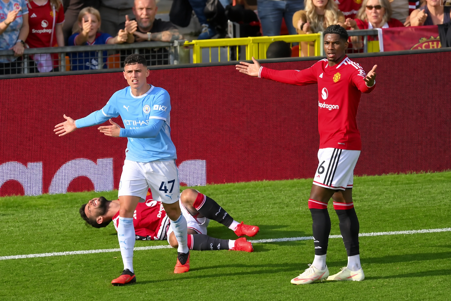 VIDEO Foden udario Fernandesa i dobio crveni karton u derbiju Uniteda i Cityja