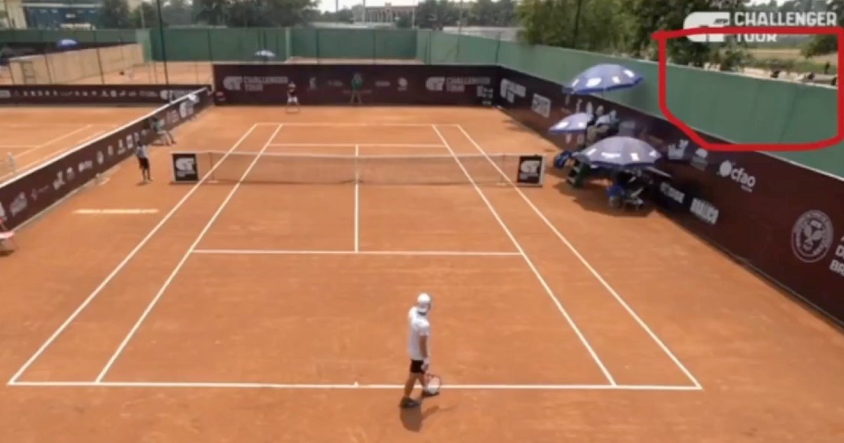 VIDEO Teniski meč prekinula pucnjava pored terena. Vojska se obračunavala s civilima