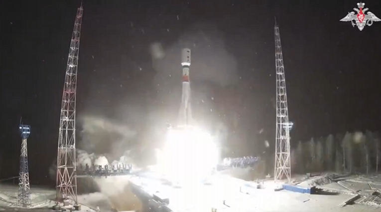 VIDEO Iz Rusije lansirana tri iranska satelita