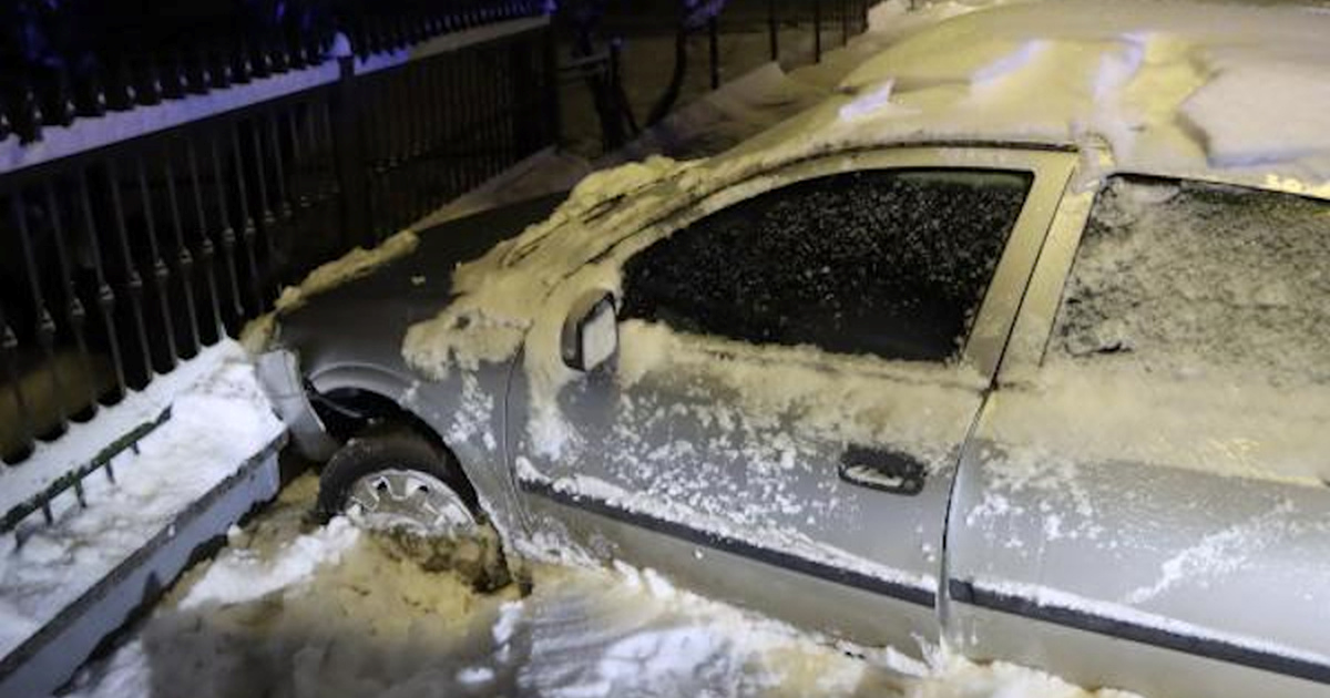 Pijani vozač zabio se autom u ogradu kod Zaprešića