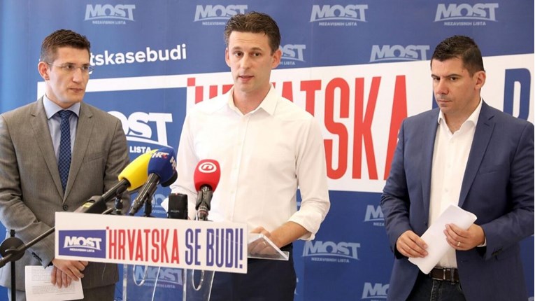 Petrov: Plenković je poslao poruku građanima da se ne moraju pridržavati mjera
