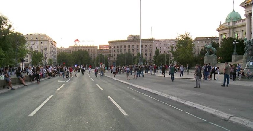 Prosvjedi u Beogradu sedmi dan zaredom, građani se okupili u još dva grada