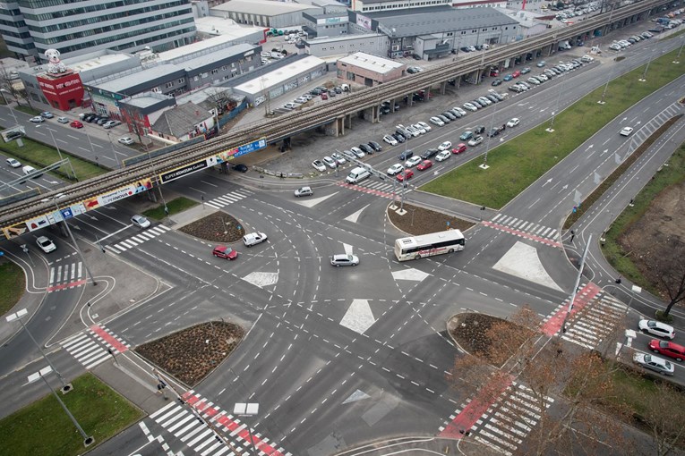 Dvostruki semafor u Zagrebu: Proći ili stati na prvo crveno svjetlo?