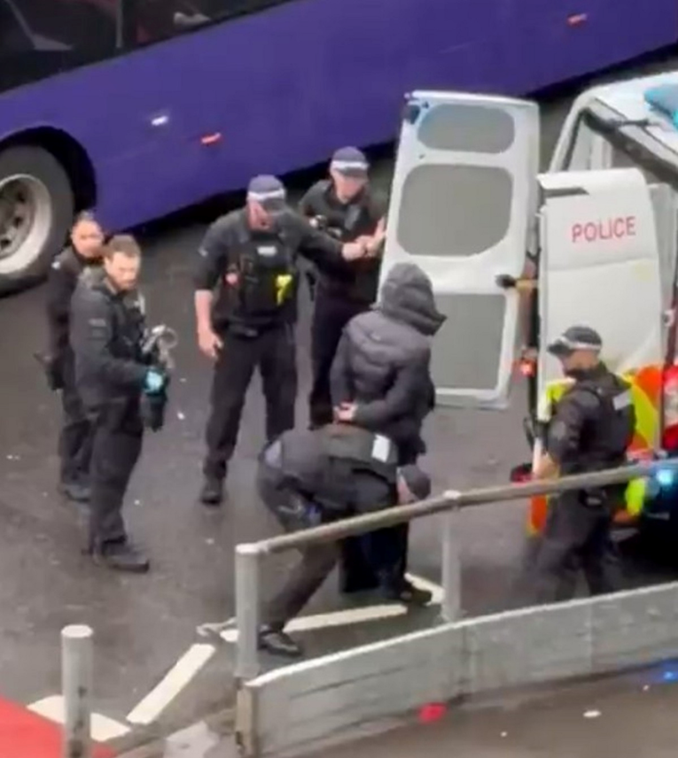 Nova uhićenja nakon napada na Heathrowu. Policija privela muškarca i ženu