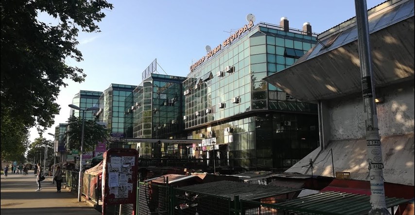 Srušio se krov na tržnici u Beogradu. Četiri osobe ozlijeđene, jedna teško