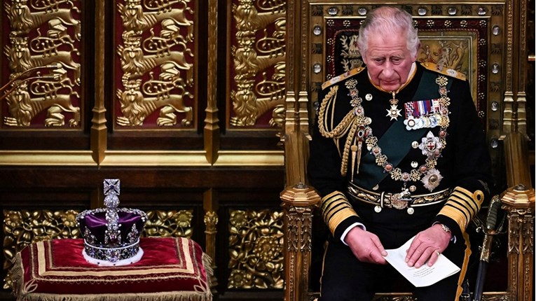 Charles je novi britanski kralj, objavljeno koje će ime nositi. Dao prvu izjavu