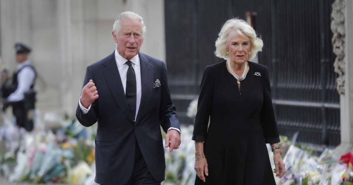 Harry predložio ocu da dovedu još jednu osobu na sastanak, Camilla ispljunula čaj