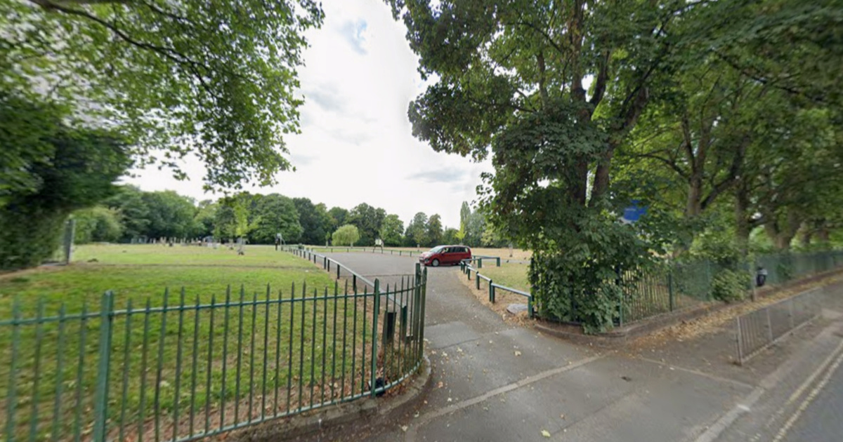 Tijelo muškarca (37) pronađeno u parku u Velikoj Britaniji. Uhićeno troje ljudi
