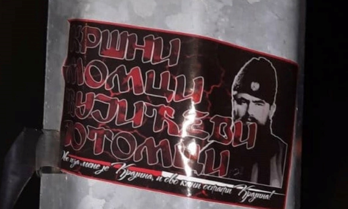 FOTO Netko je u Kninu zalijepio četničke naljepnice. Zekanović: O ovome se šuti