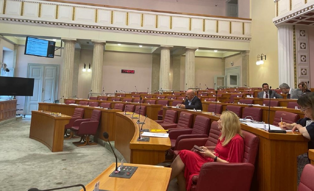 HDZ se ruga oporbi. Tražili opoziv ministra, sad na raspravi nema nikoga