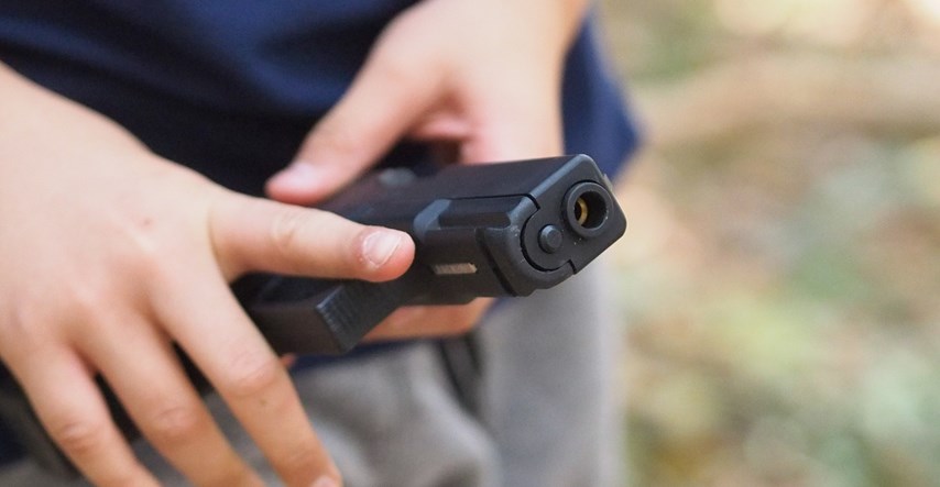 Učenik (11) u Crnoj Gori donio prazan pištolj u školu, reagirala policija
