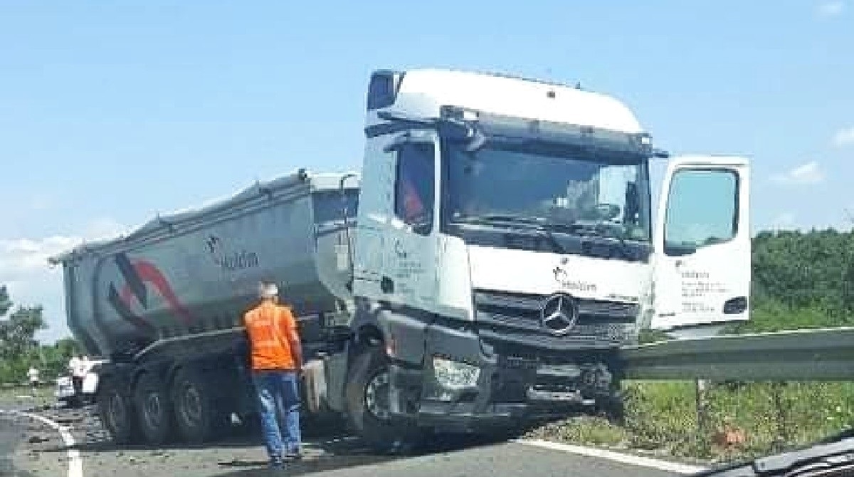 Sudar šlepera i auta kod West Gatea, poginuo vozač