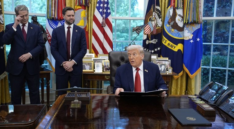 Trump: Dopušteno mi je ukinuti projekte koji nikad nisu ni trebali biti odobreni