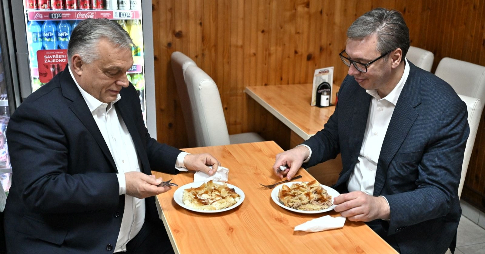 "I am always sa sirom": Vučić odveo Orbana na burek