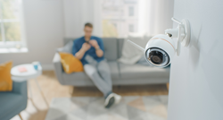 Airbnb iznajmljivačima zabranjuje ugradnju sigurnosnih kamera u apartmanima