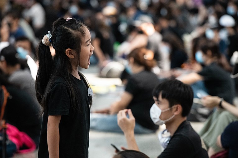 Bojkotiraju nastavu, studenti i učenici u Hong Kongu na prosvjedima