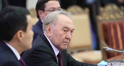 Bivši kazahstanski predsjednik prepušta vodstvo vladajuće stranke svom nasljedniku