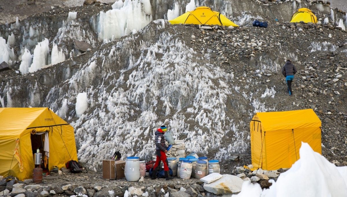 Na Mount Everestu umrla dva planinara