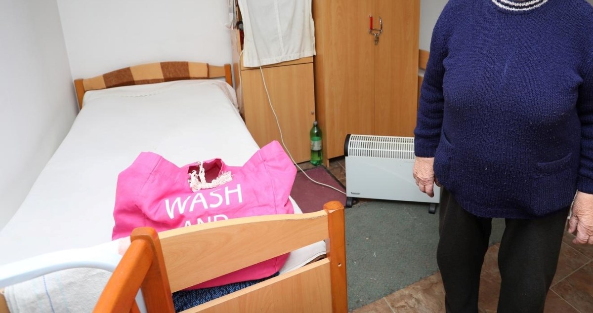 Stambene zajednice za beskućnike mogle bi se zatvoriti zbog prijepora u ministarstvu