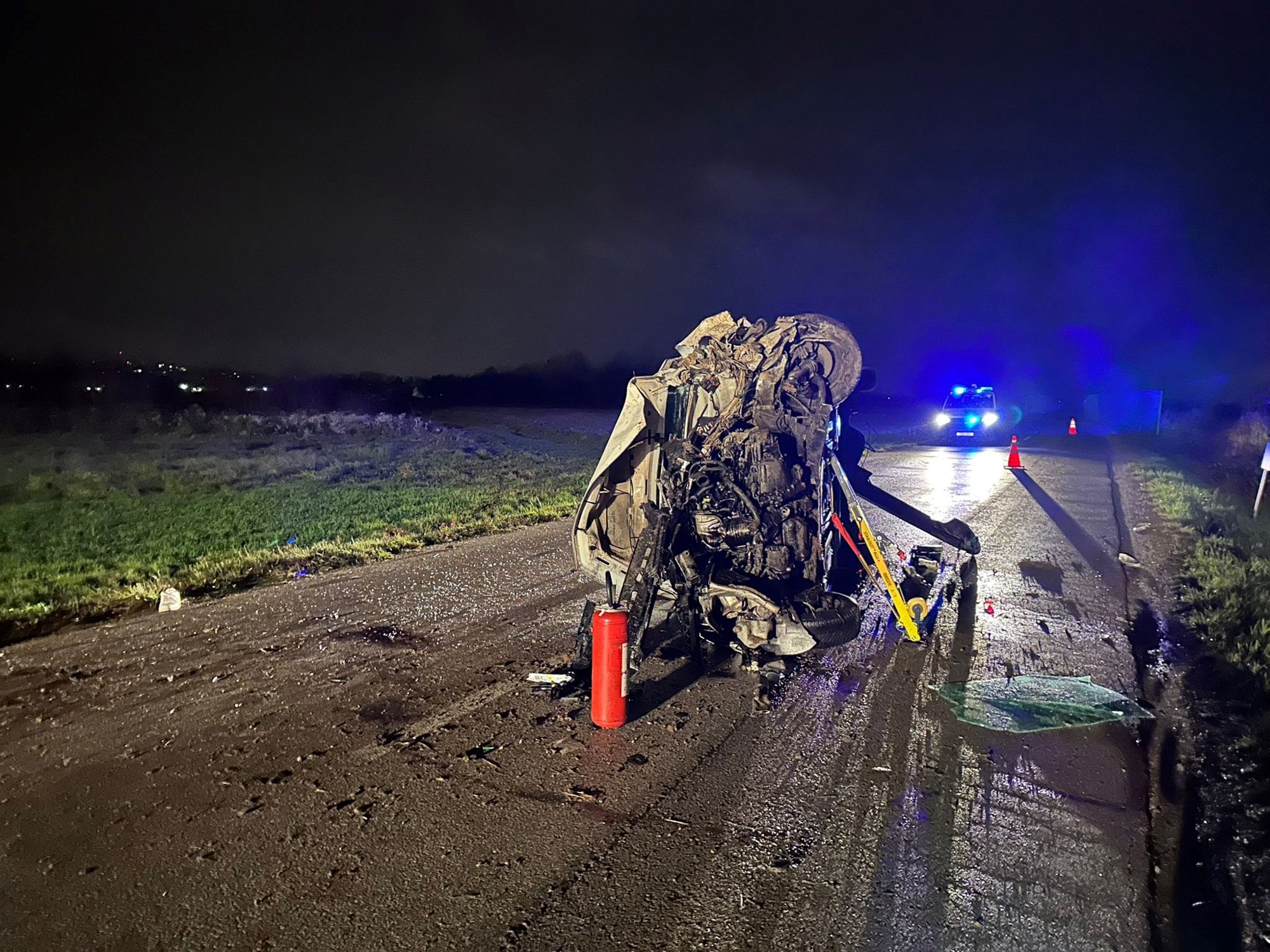 FOTO Sletio s ceste u Stupniku, auto je totalno slupan s prednje strane