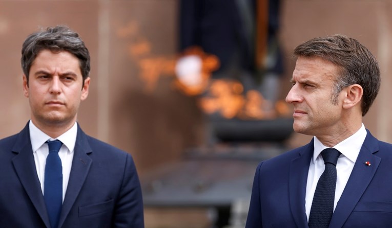 Macron odbio prihvatiti ostavku premijera, ostaje na funkciji do daljnjeg