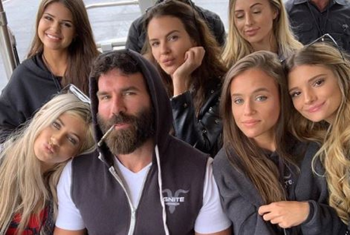 Bilzerian plaća 5000 dolara za naslov svoje knjige, ljudi ga vrhunski trolaju