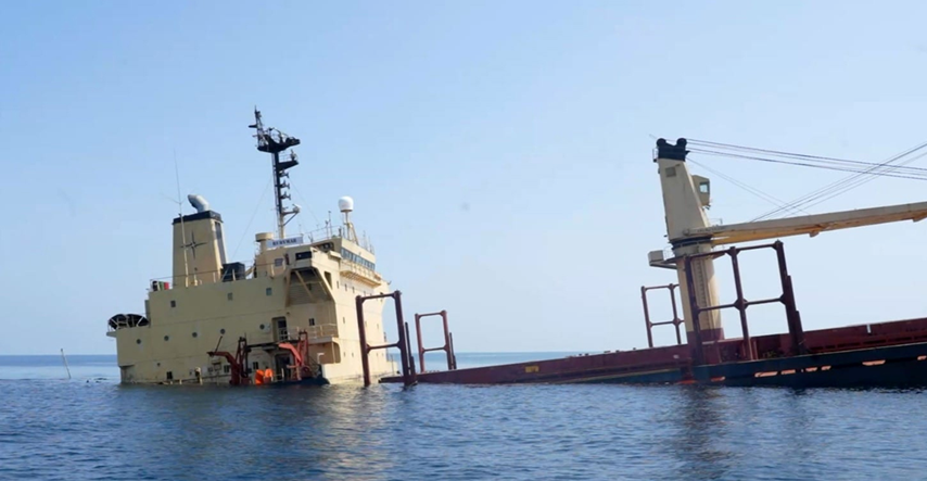 Amerikanci: Britanski brod koji su potopili Huti sad predstavlja rizik