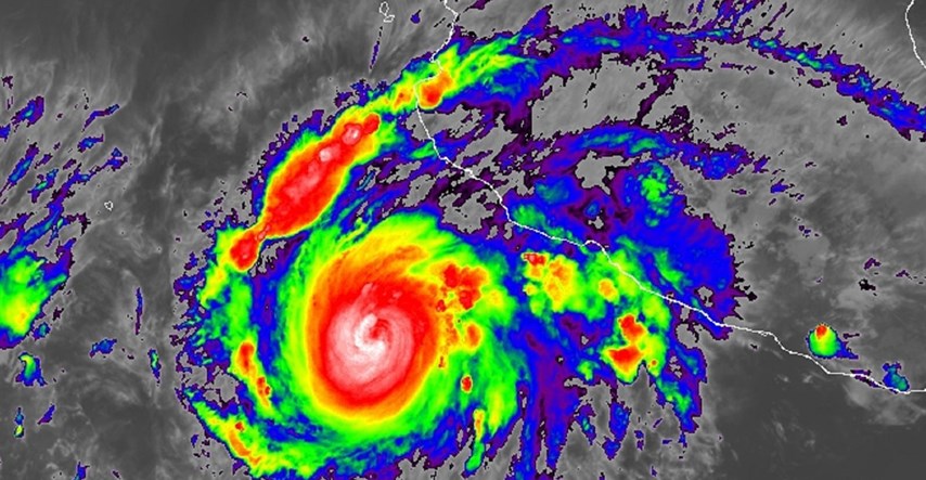 Uragan Roslyn poharao Meksiko, najmanje dvoje mrtvih. Oslabio je