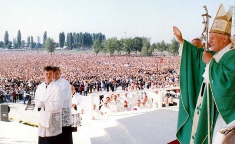 Sudjelovao je u organizaciji dočeka Pape 1994.: "Država mora biti na stand-byu"