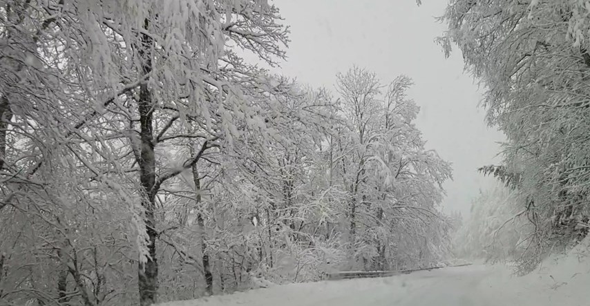 VIDEO Na Kupresu je 20 centimetara snijega, prizori su predivni