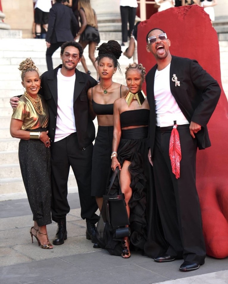 Will Smith i supruga Jada s obitelji podržali sina na Tjednu mode u Parizu