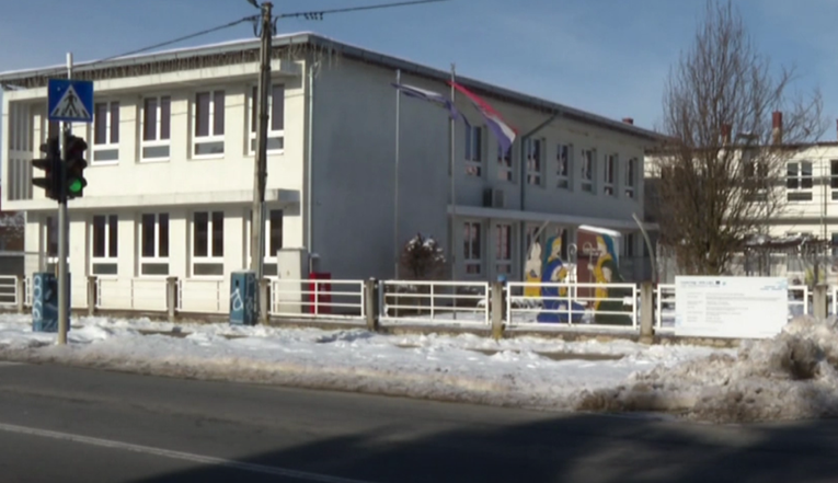 Zbog greške u obnovi i snijega poplavljene učionice u osnovnoj školi u Slavoniji