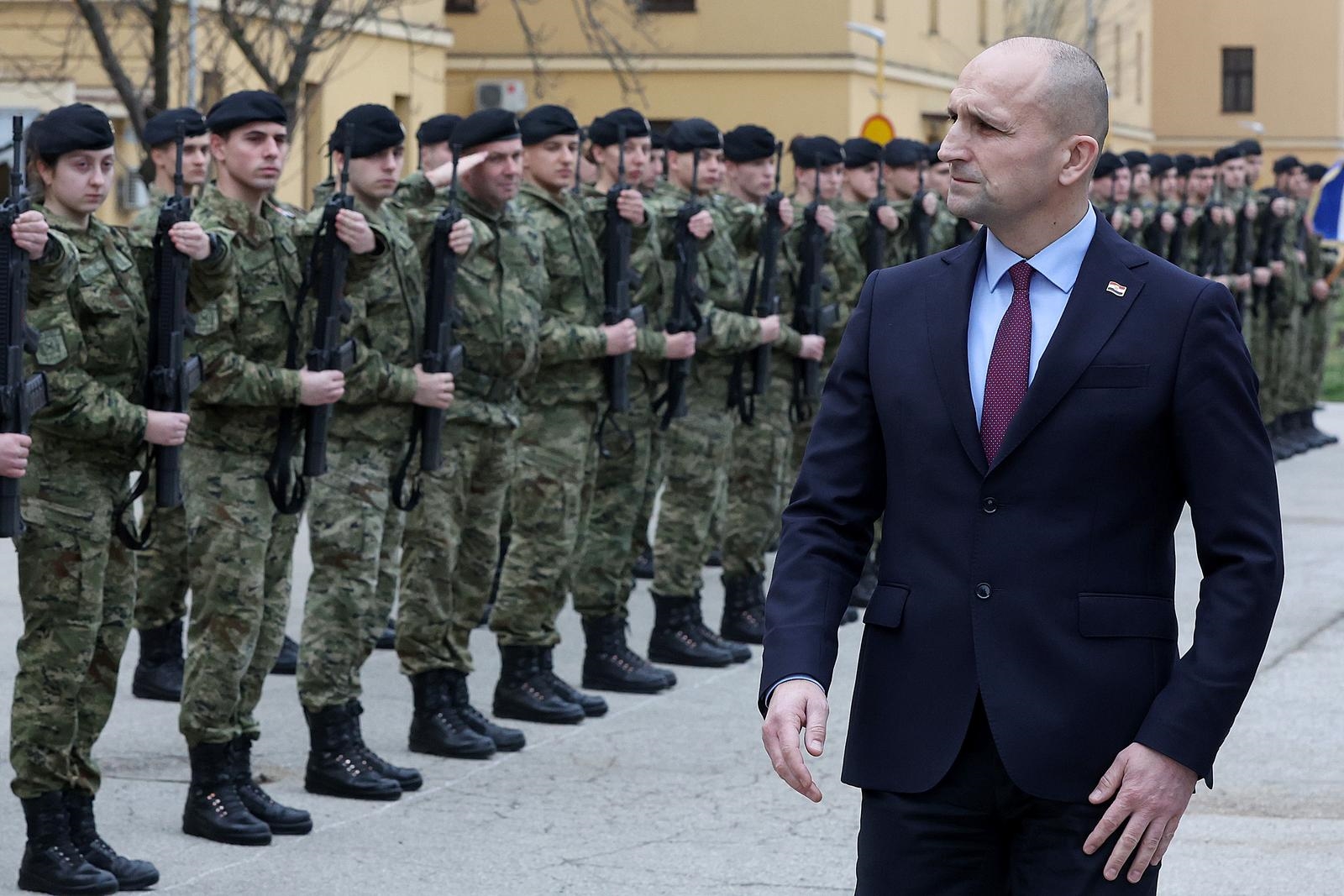 Anušić: Jača smo vojna sila od Srbije
