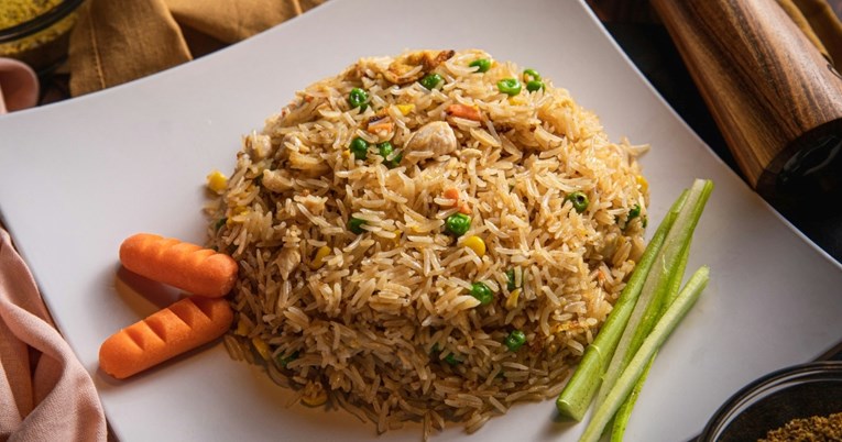 Je li smeđa riža zdrava? Dijetetičarka dijeli kako njena konzumacija utječe na tijelo