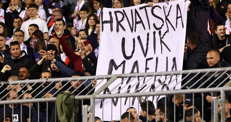 Torcida se pojavila na Poljudu i poslala poruku na transparentu