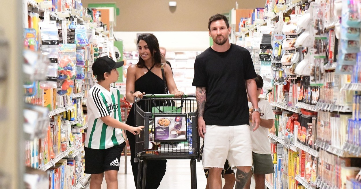 Leo, ima li što na akciji? Pogledajte kako izgleda kad Messi s obitelji ode u dućan