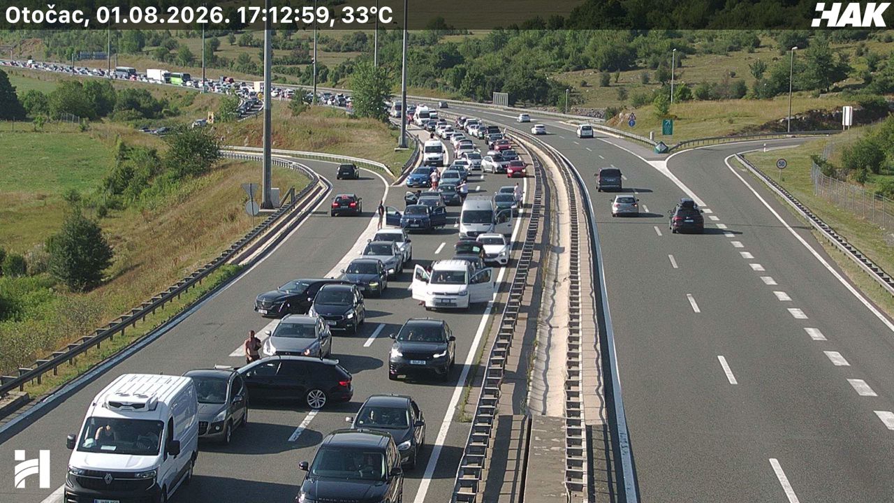 Kolone i gužve u oba smjera, dvije prometne nesreće na A1