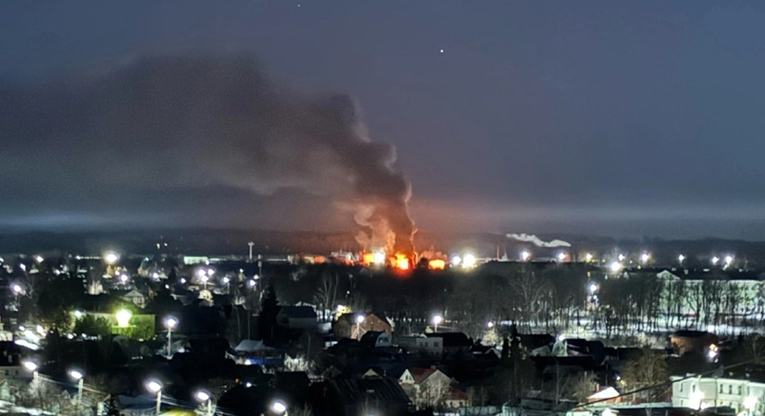 VIDEO Noćni udar na Rusiju. Gori postrojenje, pogođena i jedna od najvećih rafinerija