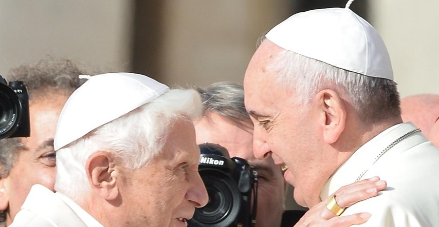 Vatikanski nadbiskup objavio knjigu, piše o sukobima pape Franje i Benedikta
