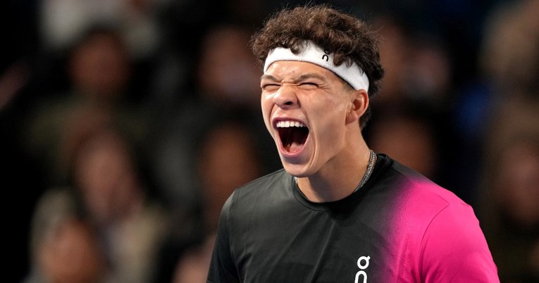 Mladi Amerikanac osvojio prvi ATP turnir u karijeri. Stigao je pred top 10